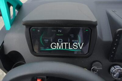 intelligent instrument cluster display for electric UTV